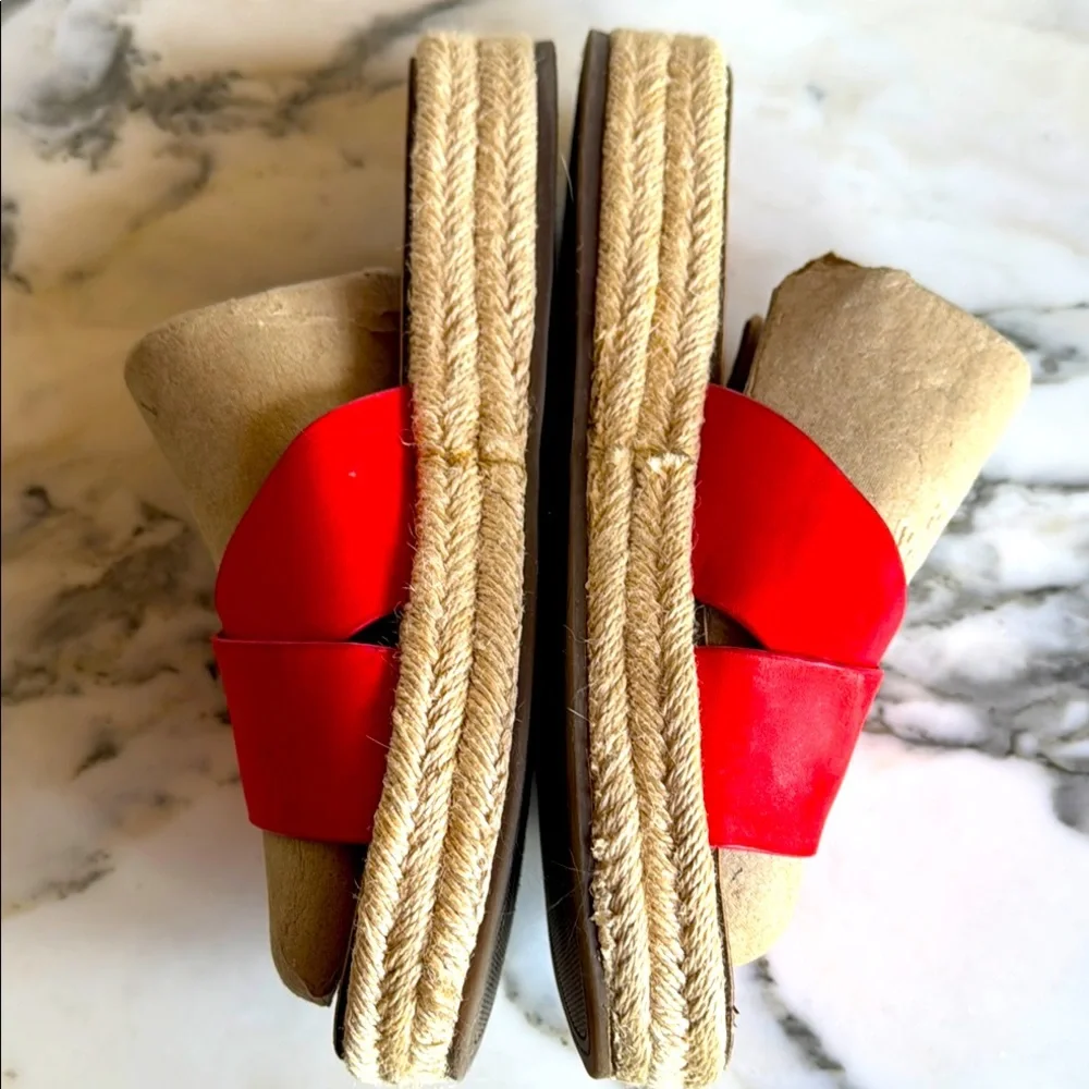 Vince Camuto Red & Tan Espadrille Sandals Women’s size 8.